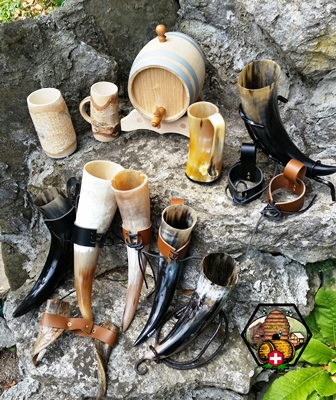 Trinkhörner, Hornhalter